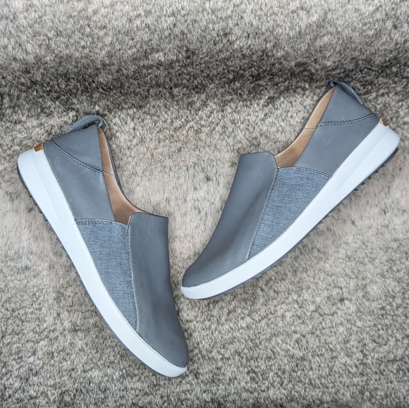 OluKai Malua Slip On Waterproof Leather Sneaker Grey Women's 8.5 - Picture 9 of 14